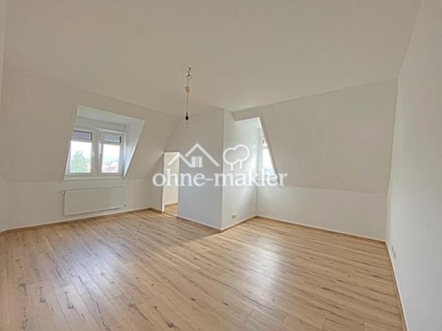 Schlafzi. mit bege. Kleidersch