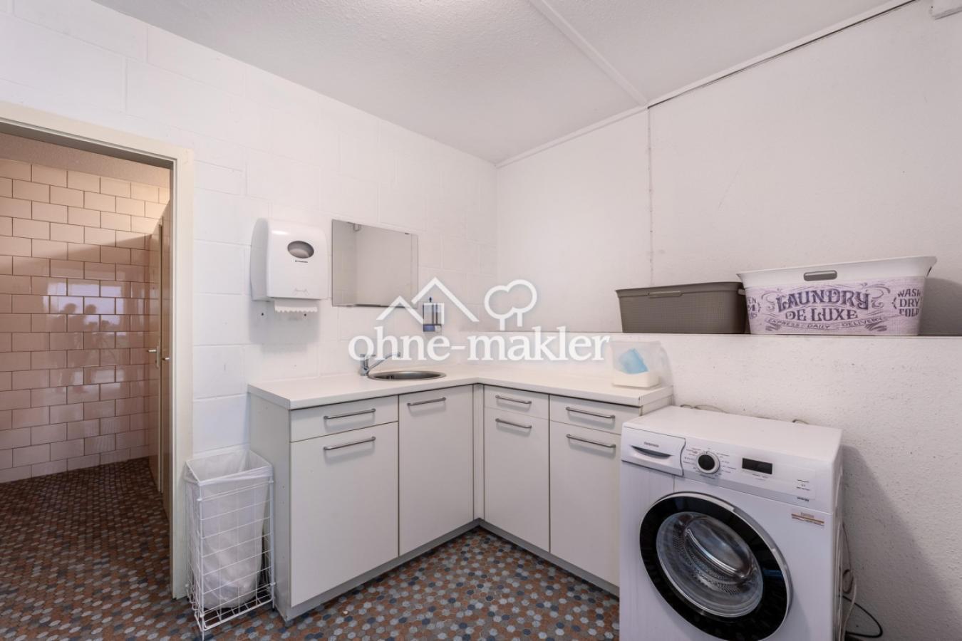 UG - Waschraum mit WC-Anlagen