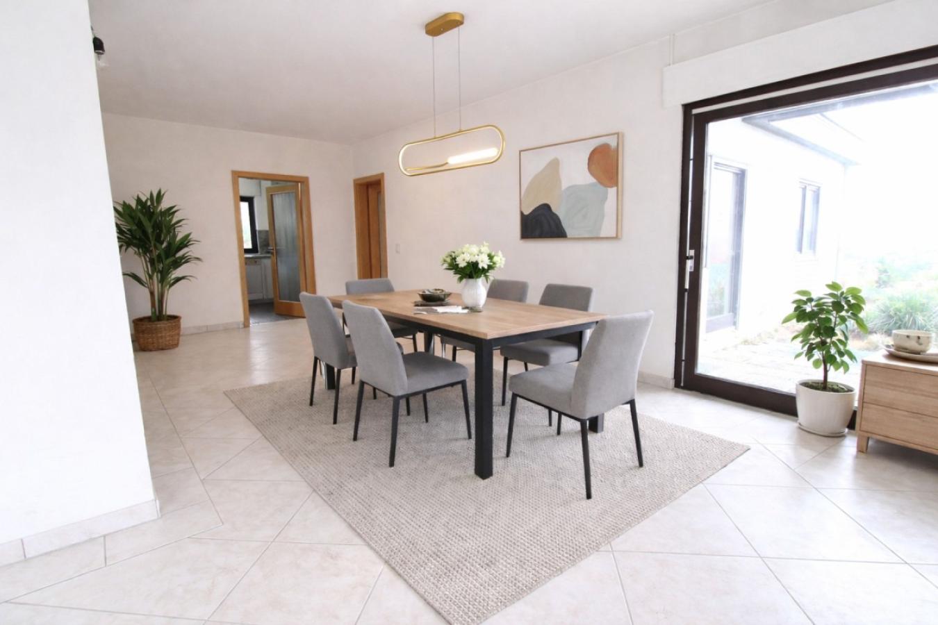 Essbereich-EG   KI-generiert