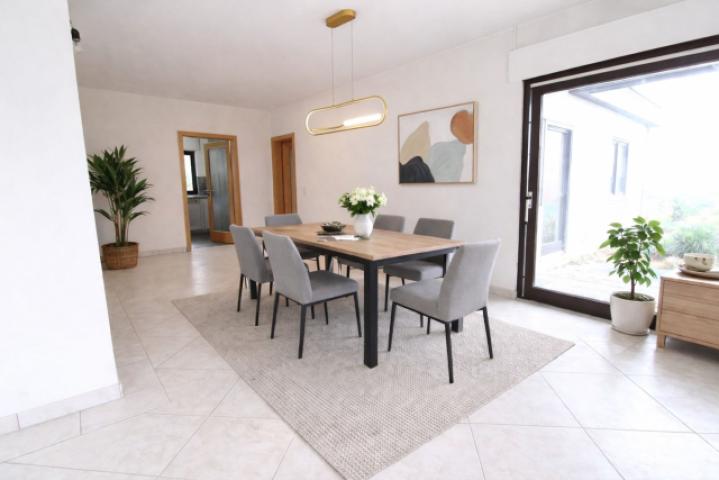 Essbereich-EG   KI-generiert