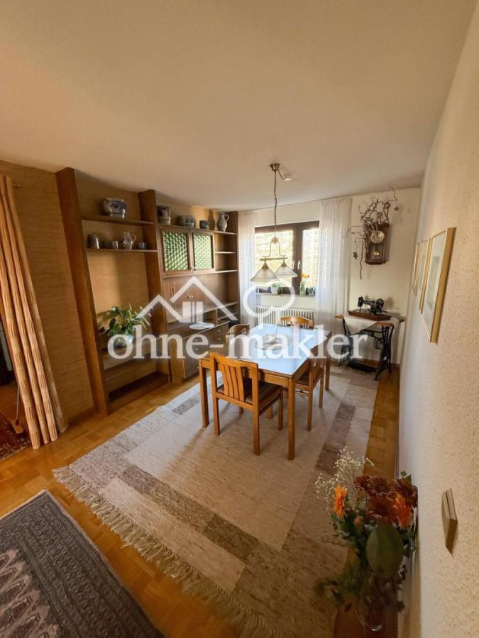 Esszimmer mit Durchreiche