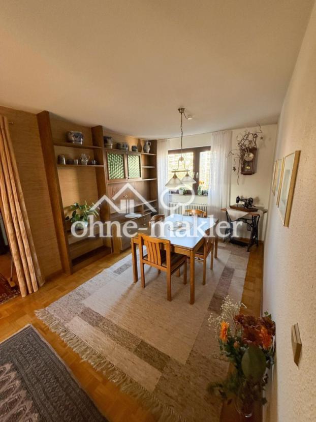 Esszimmer mit Durchreiche