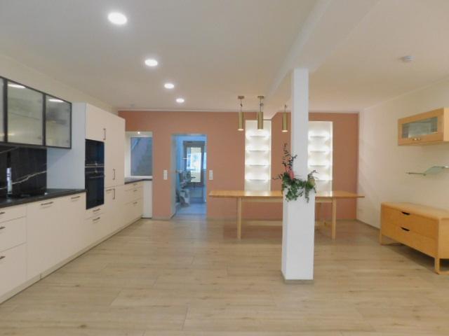 GB3 Blick i.d. Wohn-Essbereich