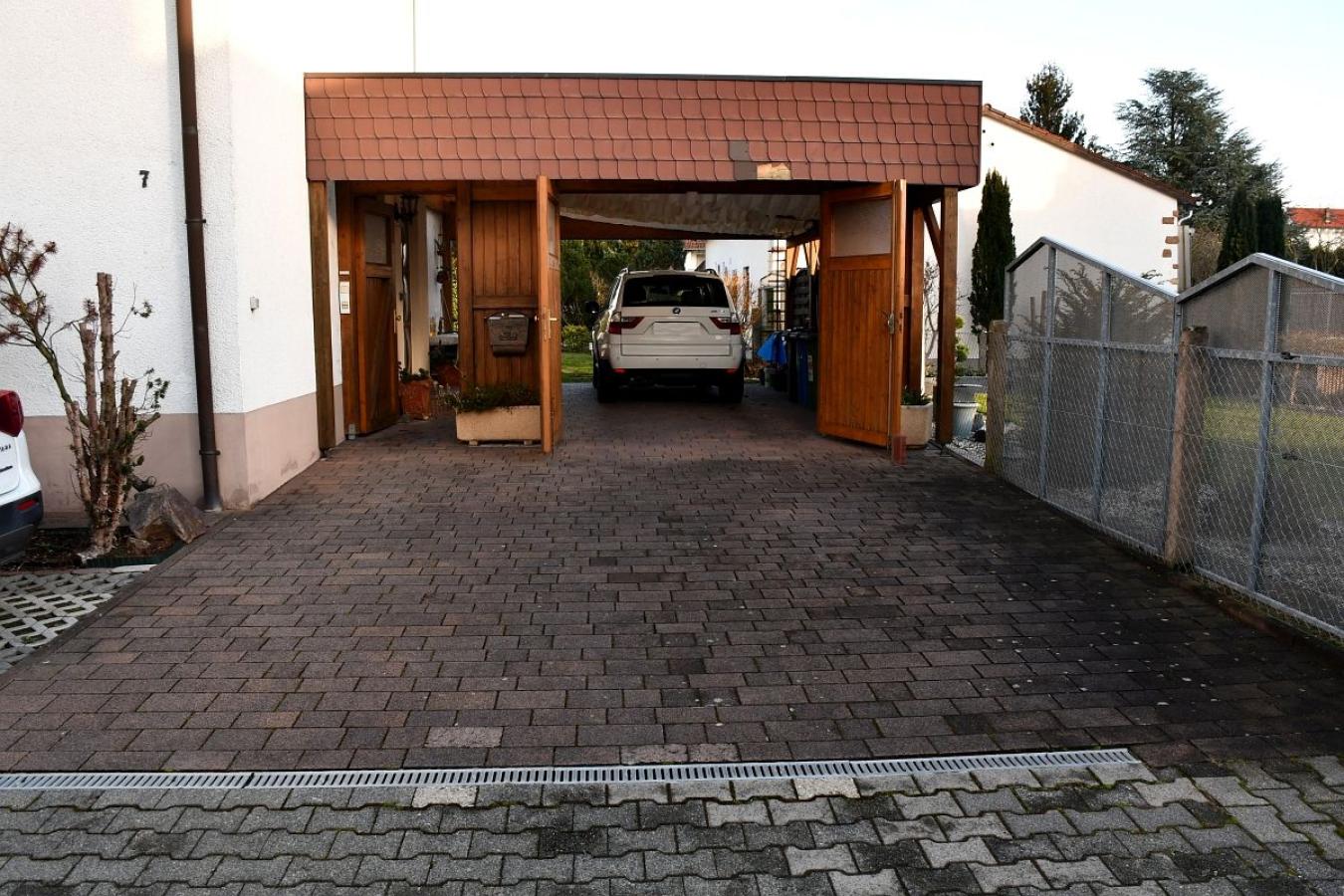 Hauszugang / Carport