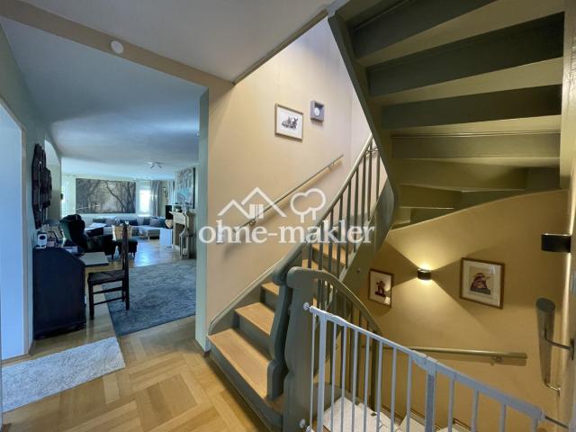 Treppenhaus & Eingangsbereich
