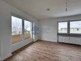 Wohnzimmer Durchgangszimmer mit Balkon (3)