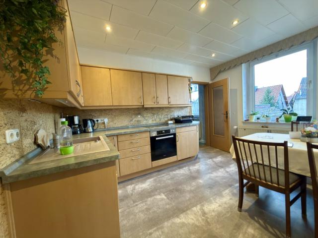 Küche mit Einbauküche