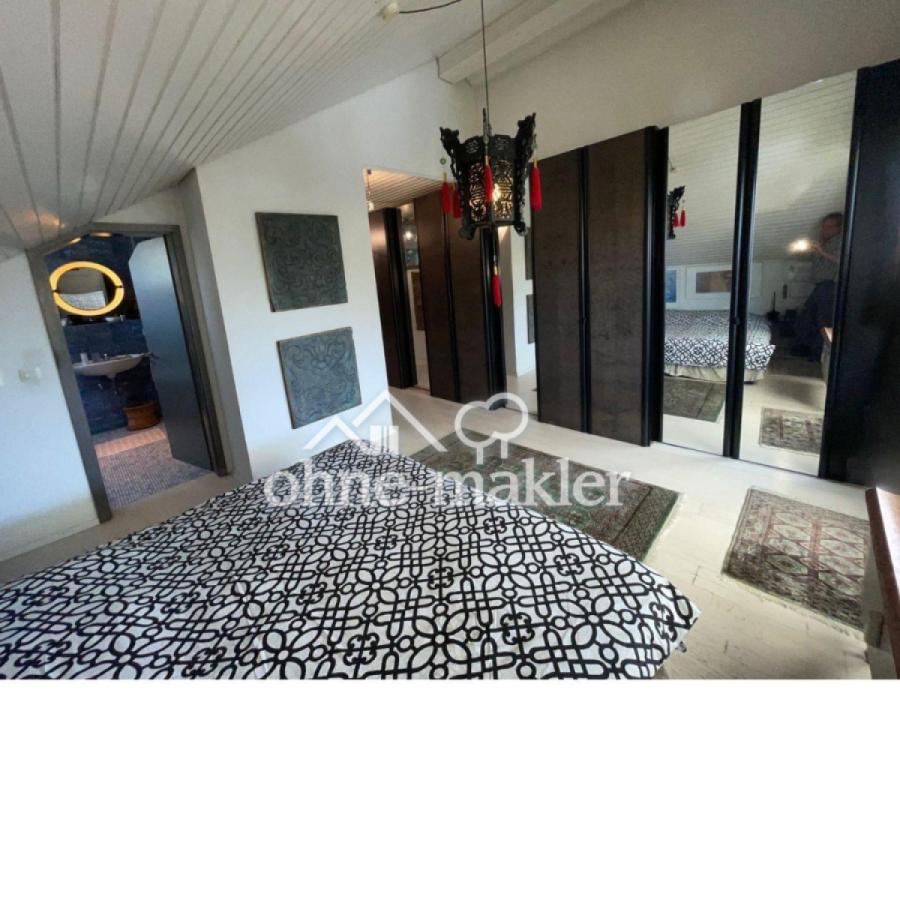 Schlafzimmer – direkt zum Bad