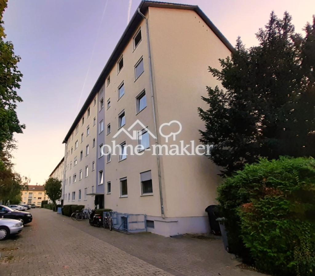 Haus_Rückseite_Stellplätze