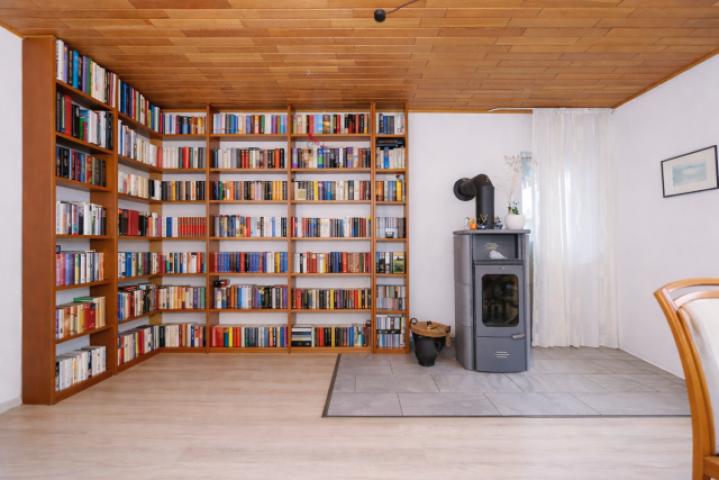 ...mit Leseecke und Kamin