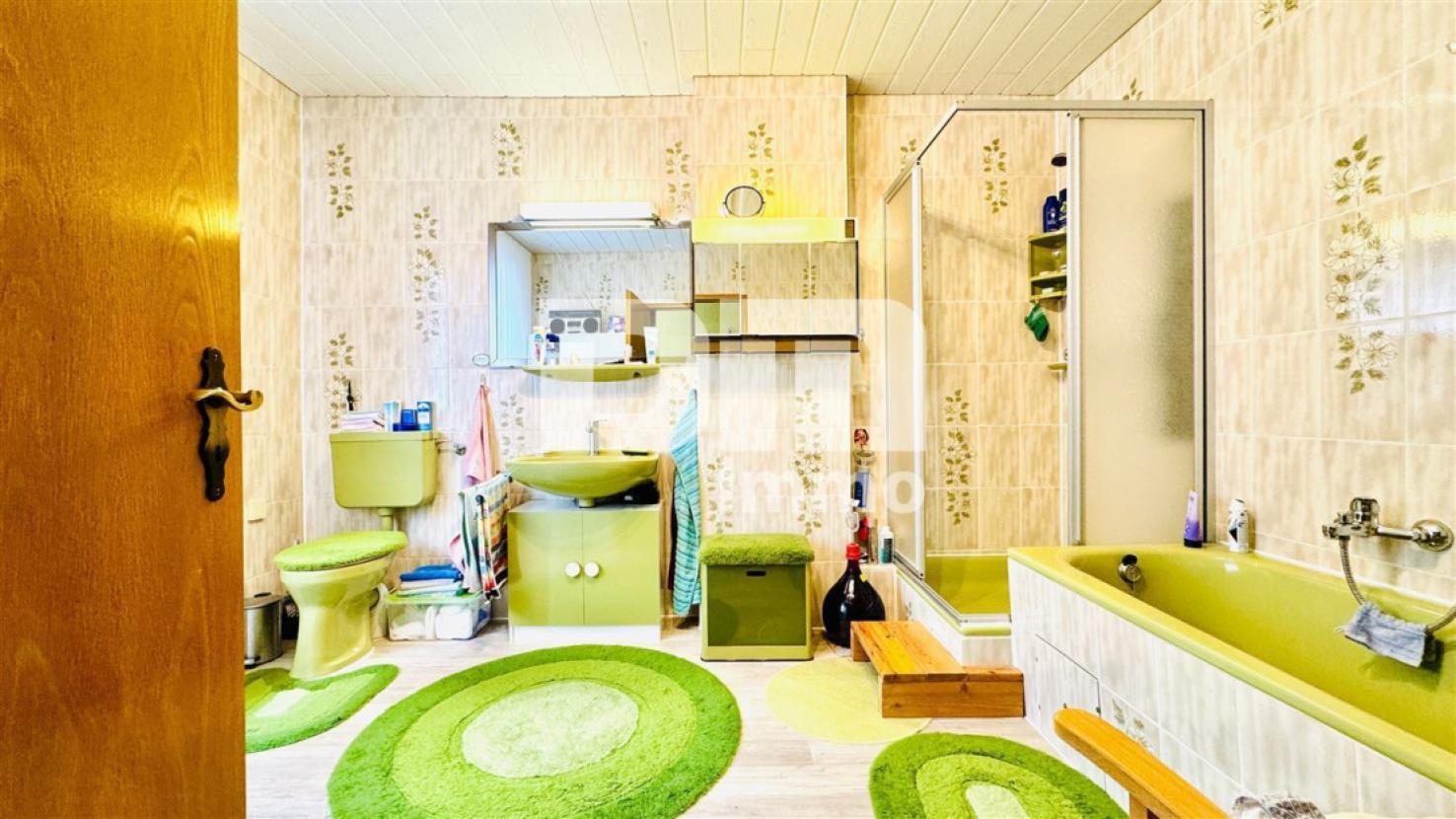 EG Bad / Wanne + Dusche