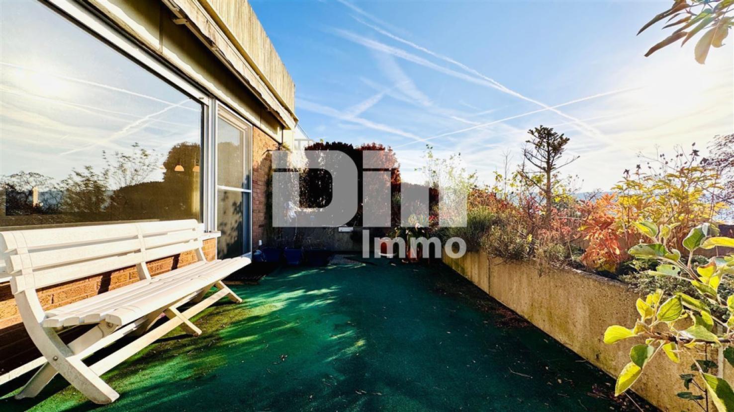 Dachterrasse mit Markise