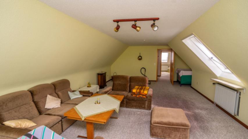 Wohnzimmer Anbau DG