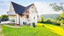 Großer Gartenbereich hinter dem Haus