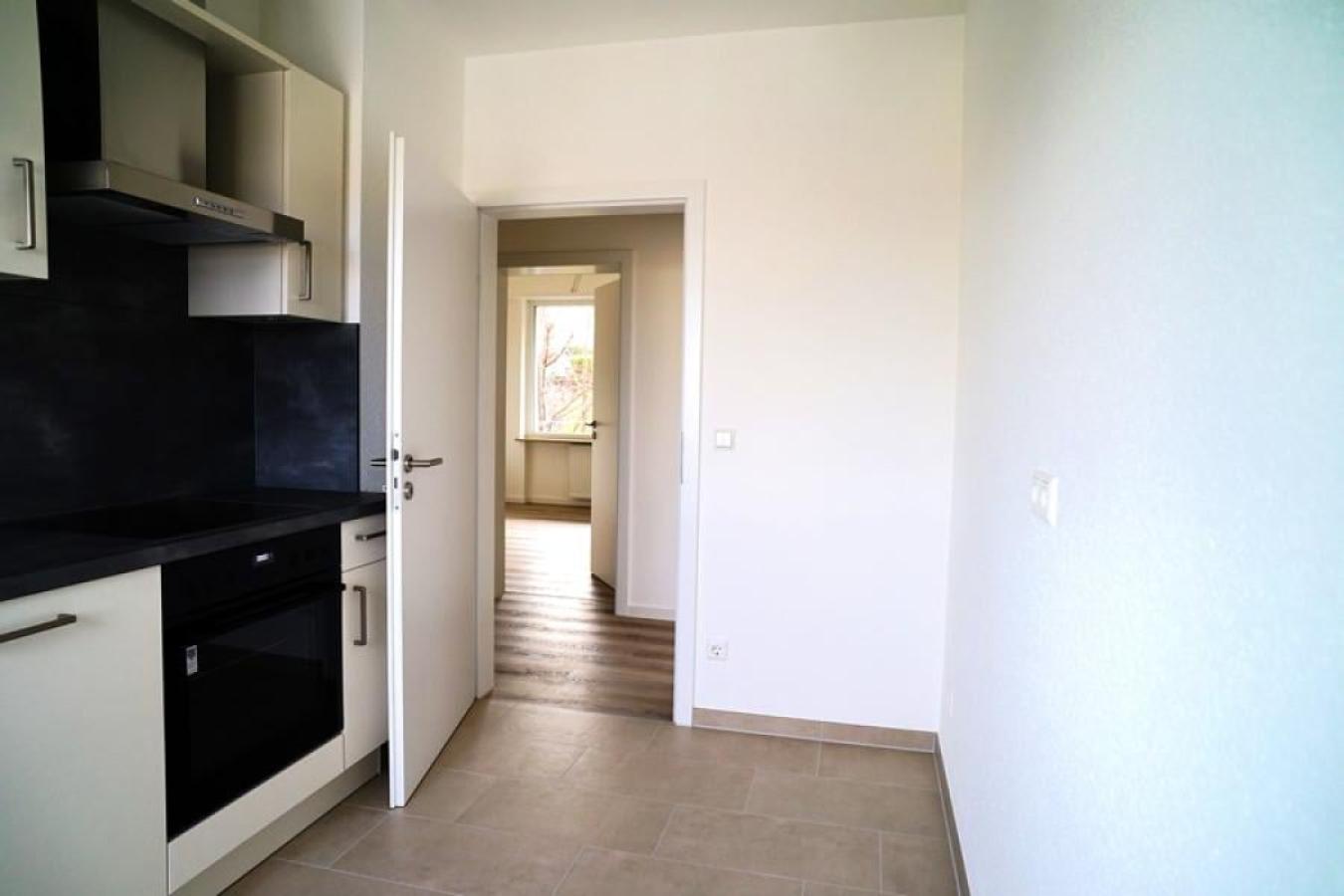 Küche, Tür zum Flur