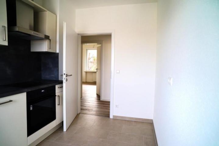 Küche, Tür zum Flur