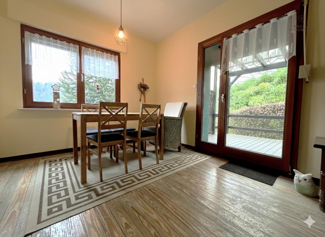 Essbereich mit angrenzendem Freisitz Erdgeschoss