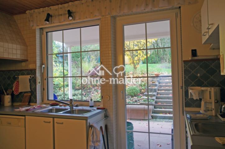 Küche mit Zugang zum garten