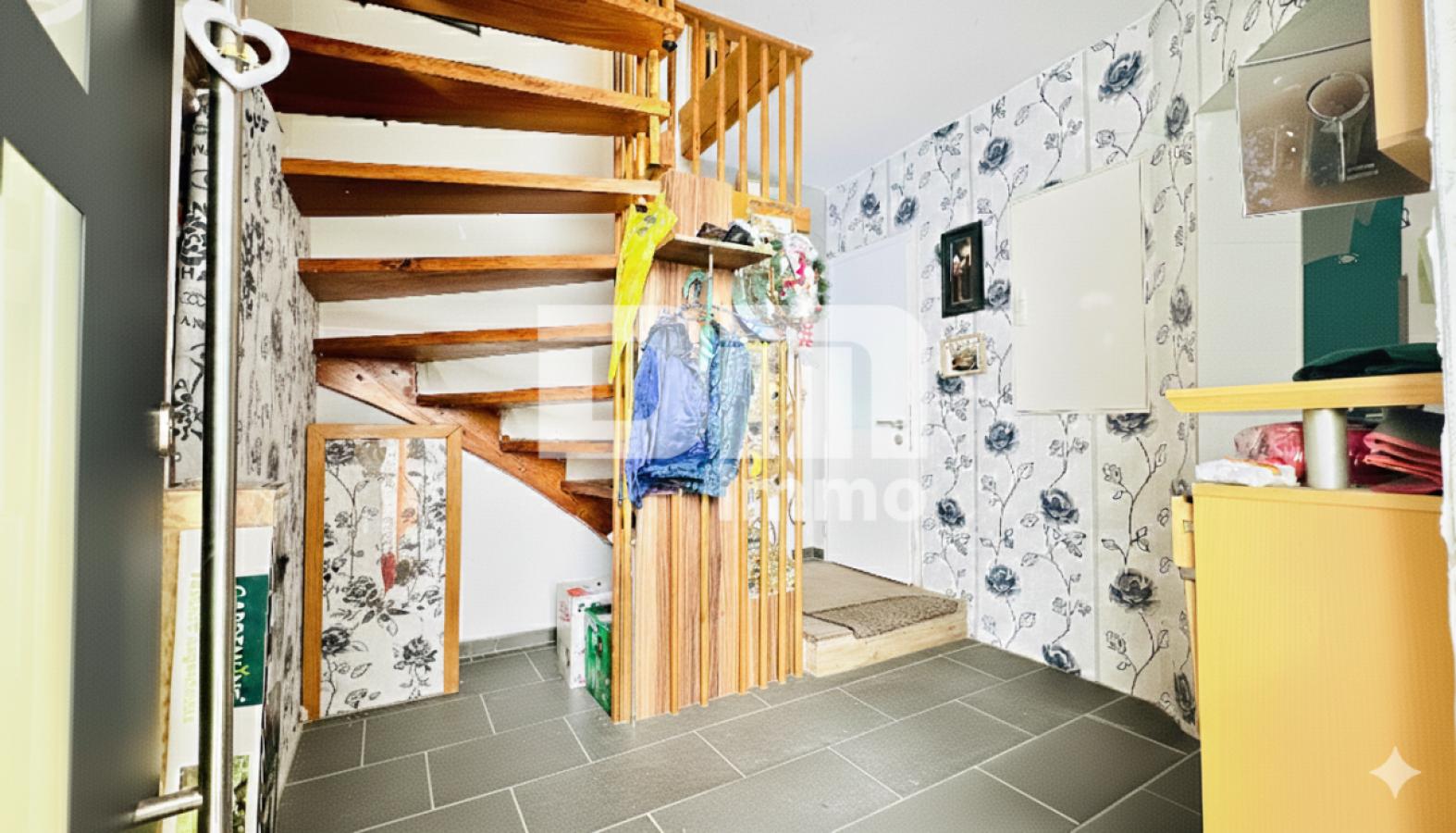 Souterrain Haupteingang Flur / Diele / Windfang