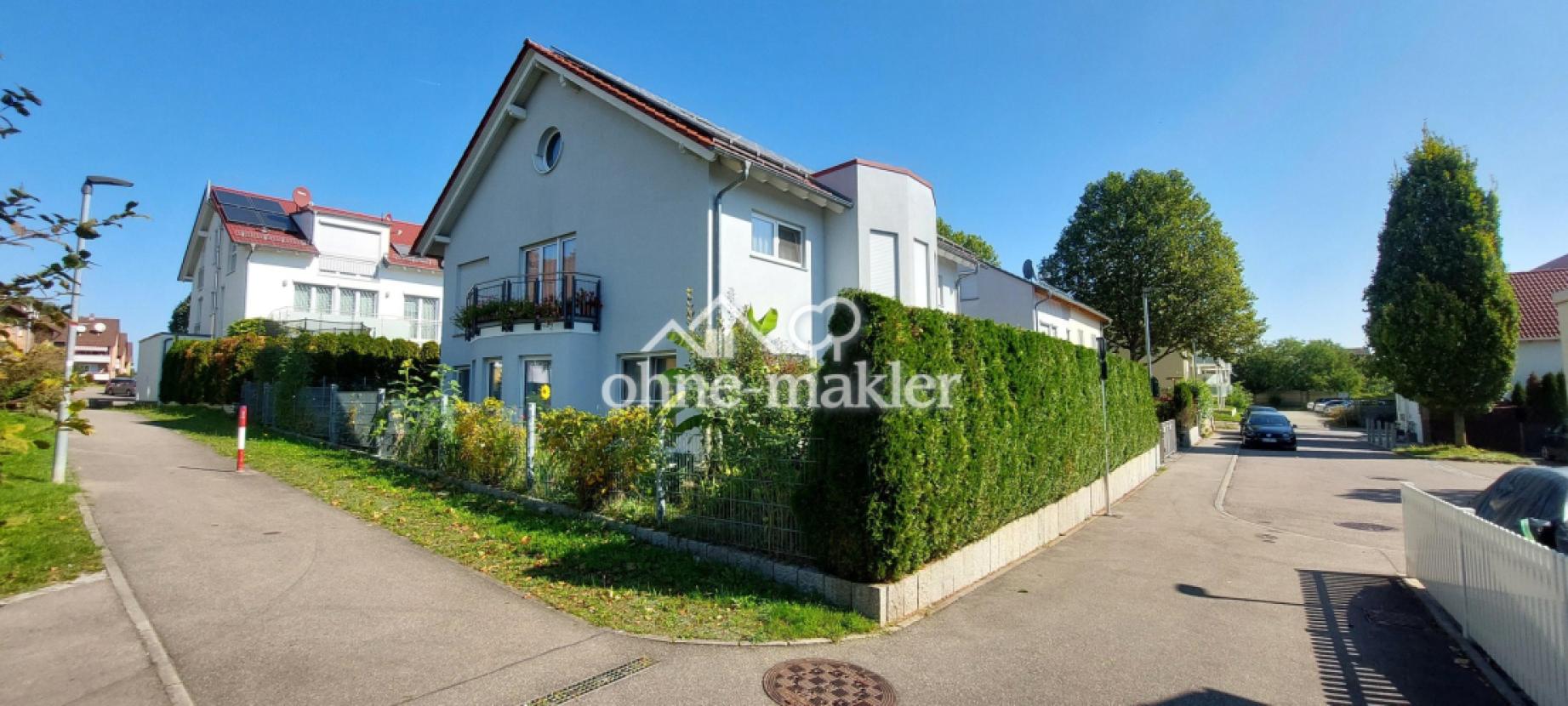 Aussenansicht links mit Balkon