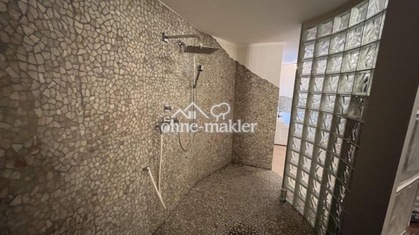 Wellness - Flusskieseldusche