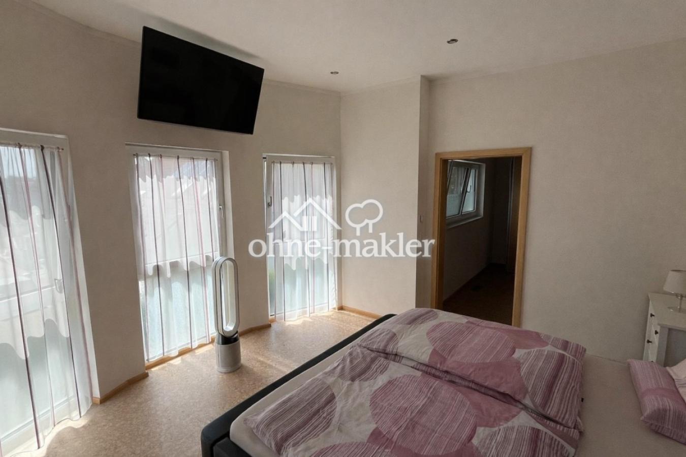 Masterbedroom mit TV