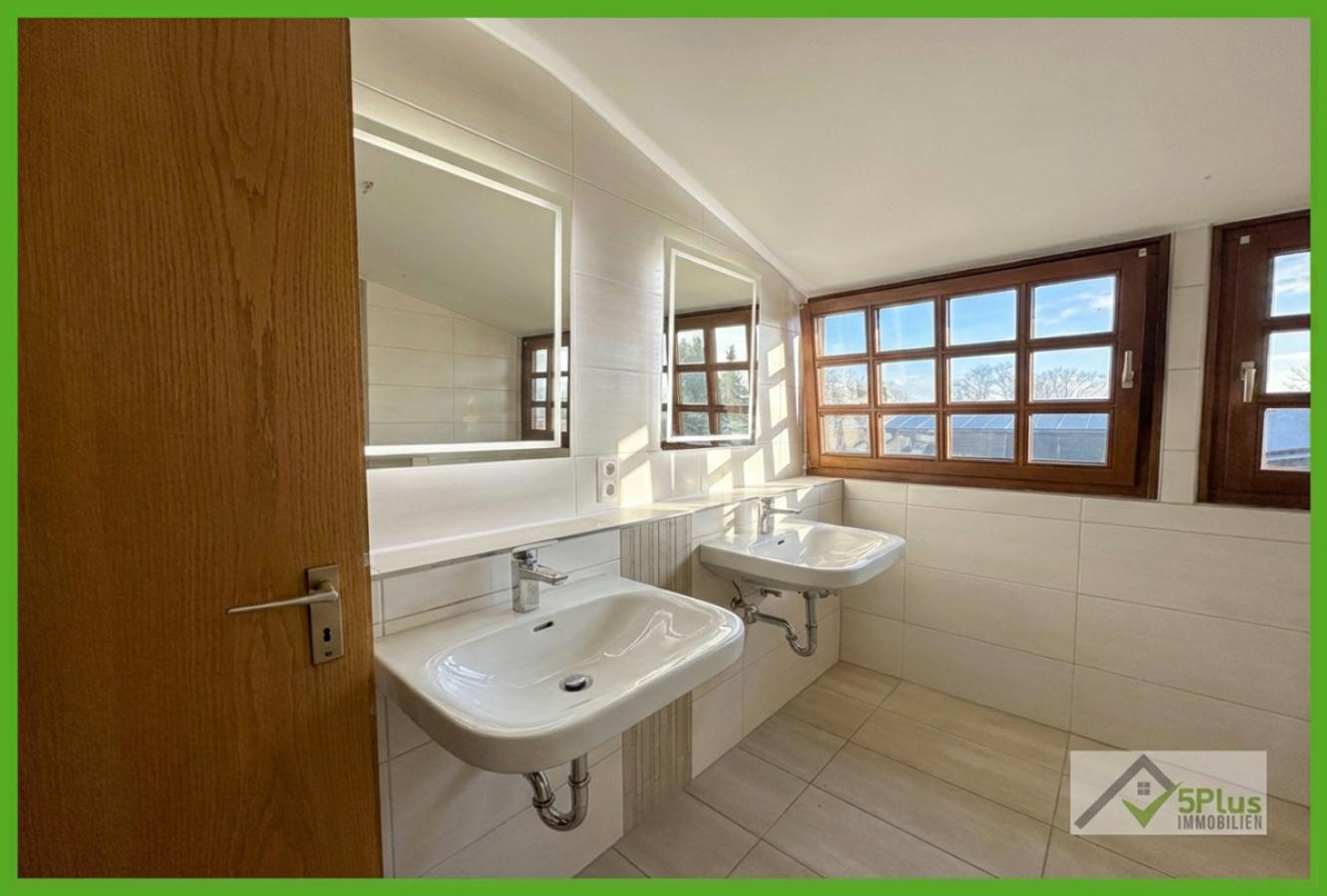 5Plus Immo Mietwohnung Eschweiler Bohler Heide Badezimmer OG
