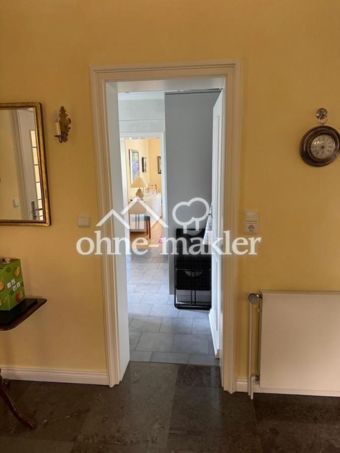 Diele in Richtung Küche/Essz.