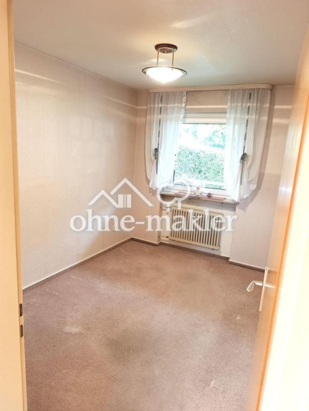 Kinderzimmer li. v Eingang