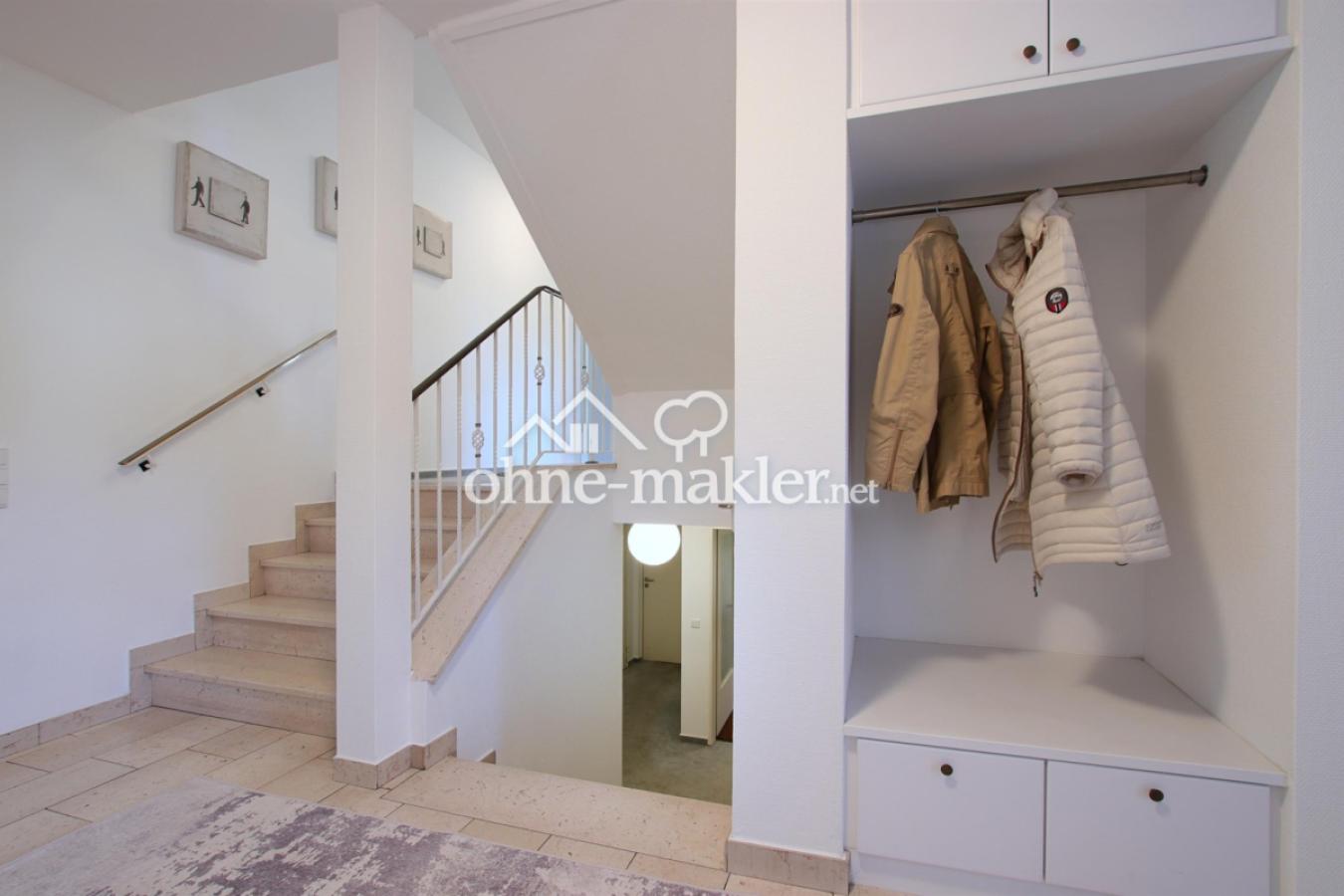 Flur/ Garderobe EG