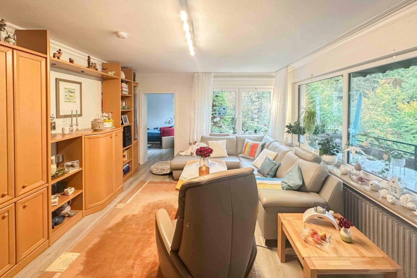 4. Wohnzimmer