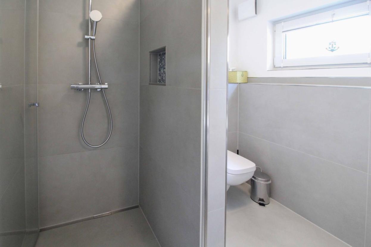 Badezimmer 2