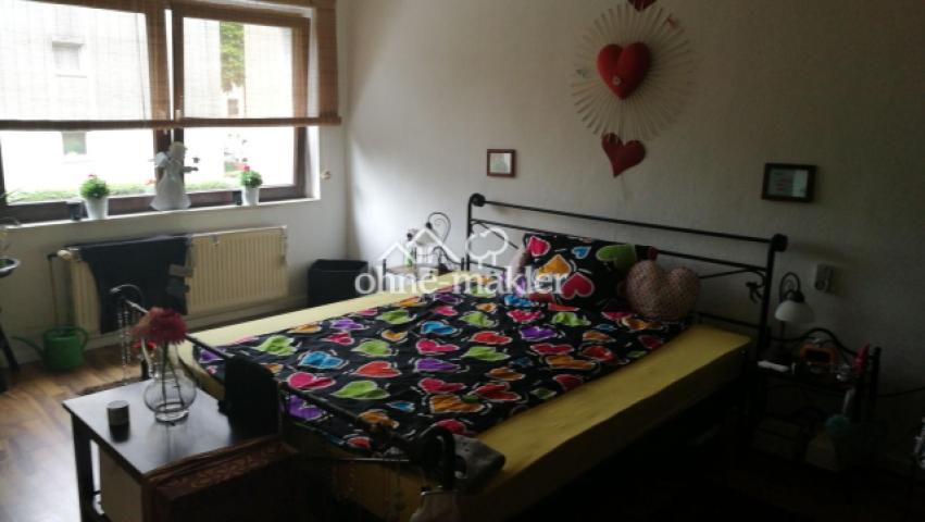 EG links, Schlafzimmer