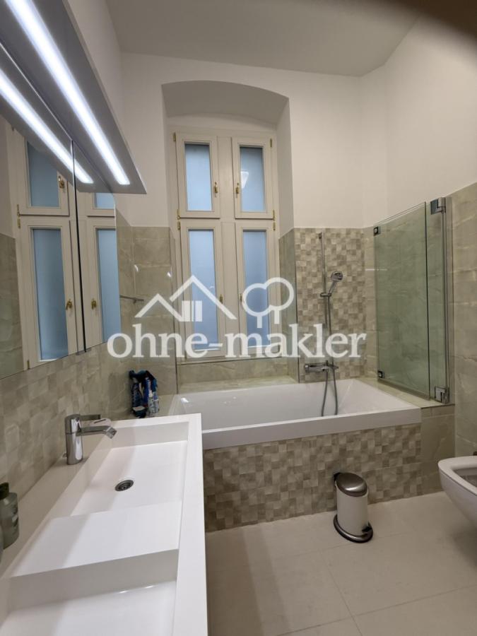 Badezimmer mit Badewanne