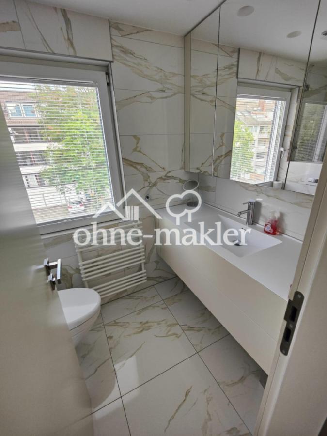 zweites Badezimmer oben