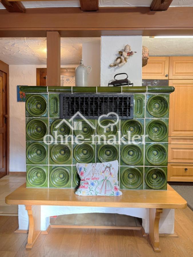 Kachelofen in Wohnküche