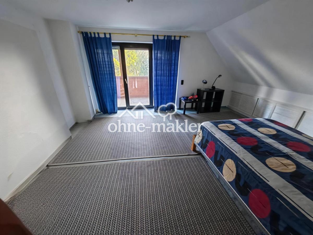 großes Schlafzimmer OG