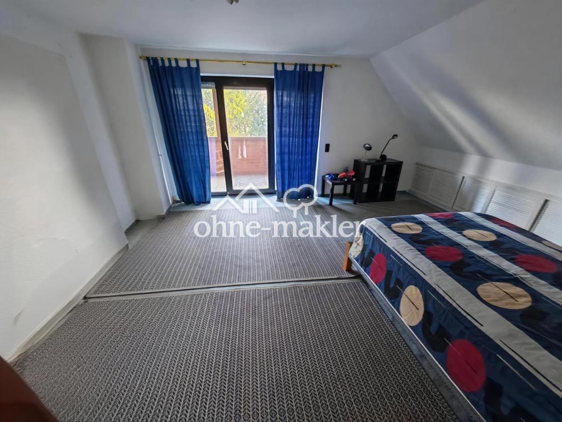 großes Schlafzimmer OG