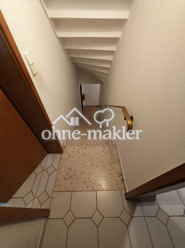 Kellerzugang ü.beide Einheiten