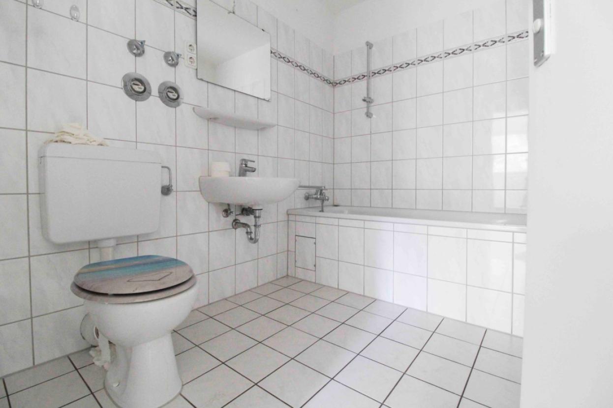 Badezimmer 2.OG Mitte rechts