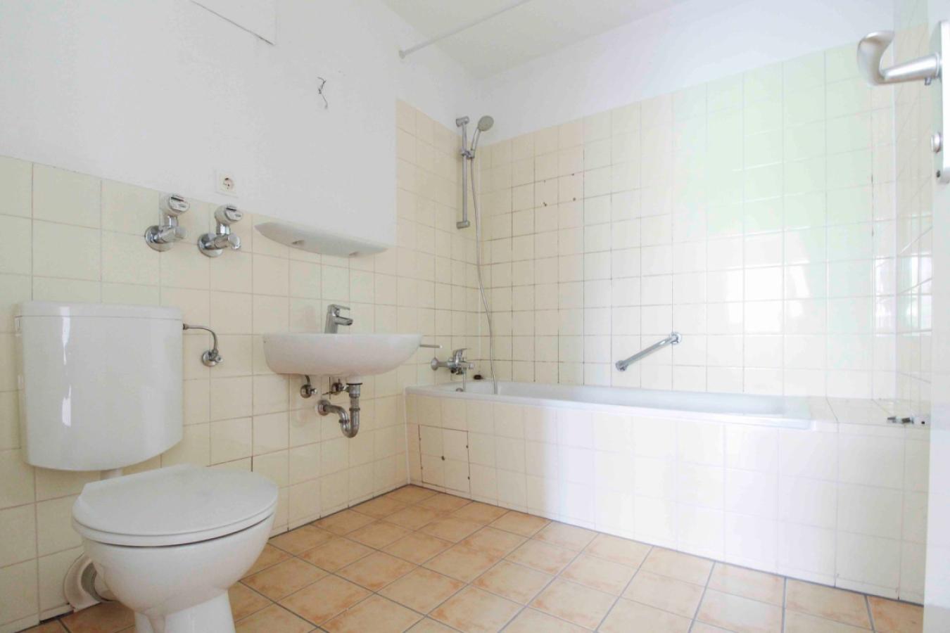 Badezimmer 4.OG Mitte rechts