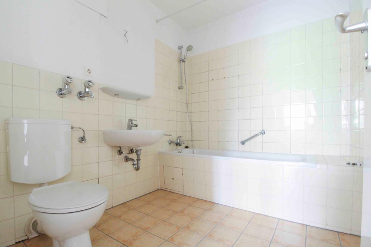 Badezimmer 4.OG Mitte rechts