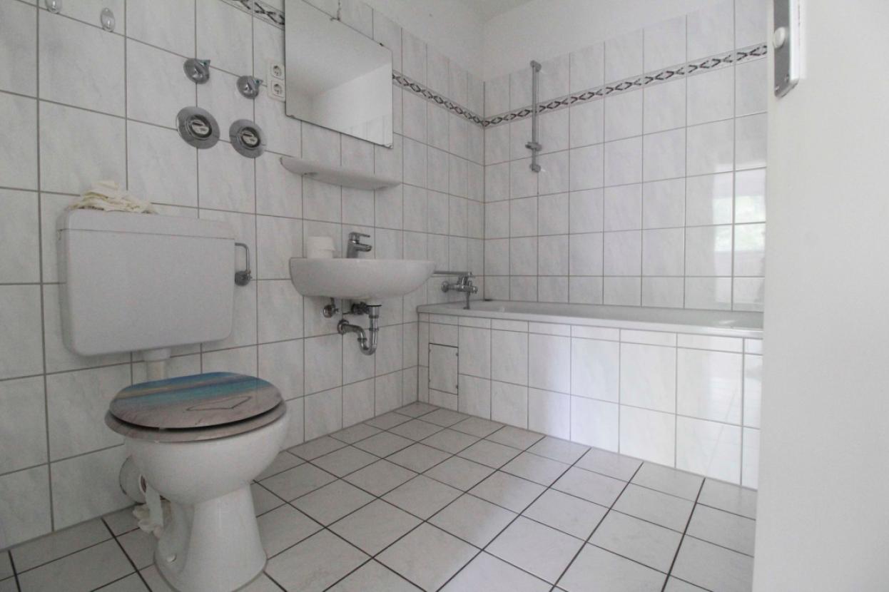 Badezimmer 2.OG Mitte rechts