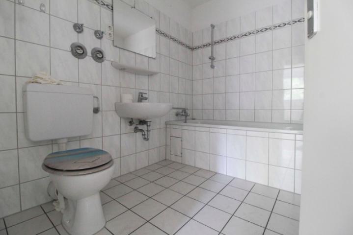 Badezimmer 2.OG Mitte rechts