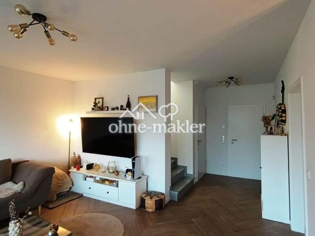 Blick auf Eingangstür/Treppe