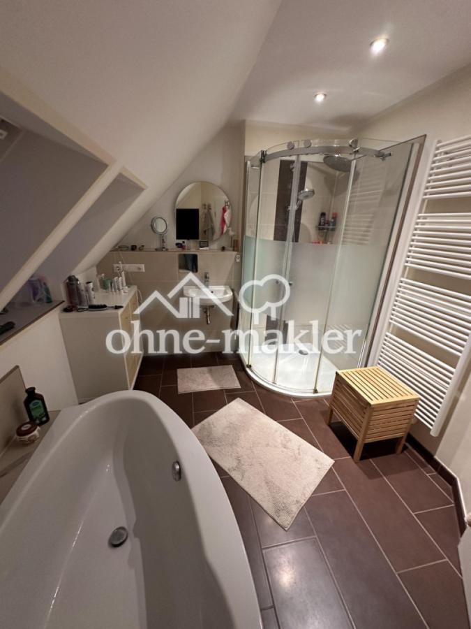 Dusch- und Wannenbad (OG)