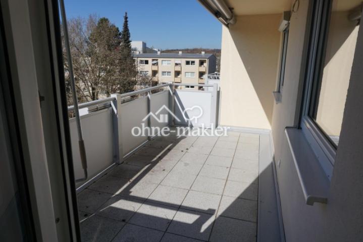 Sonniger West-Balkon