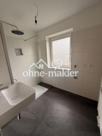 Badezimmer mit Dusche