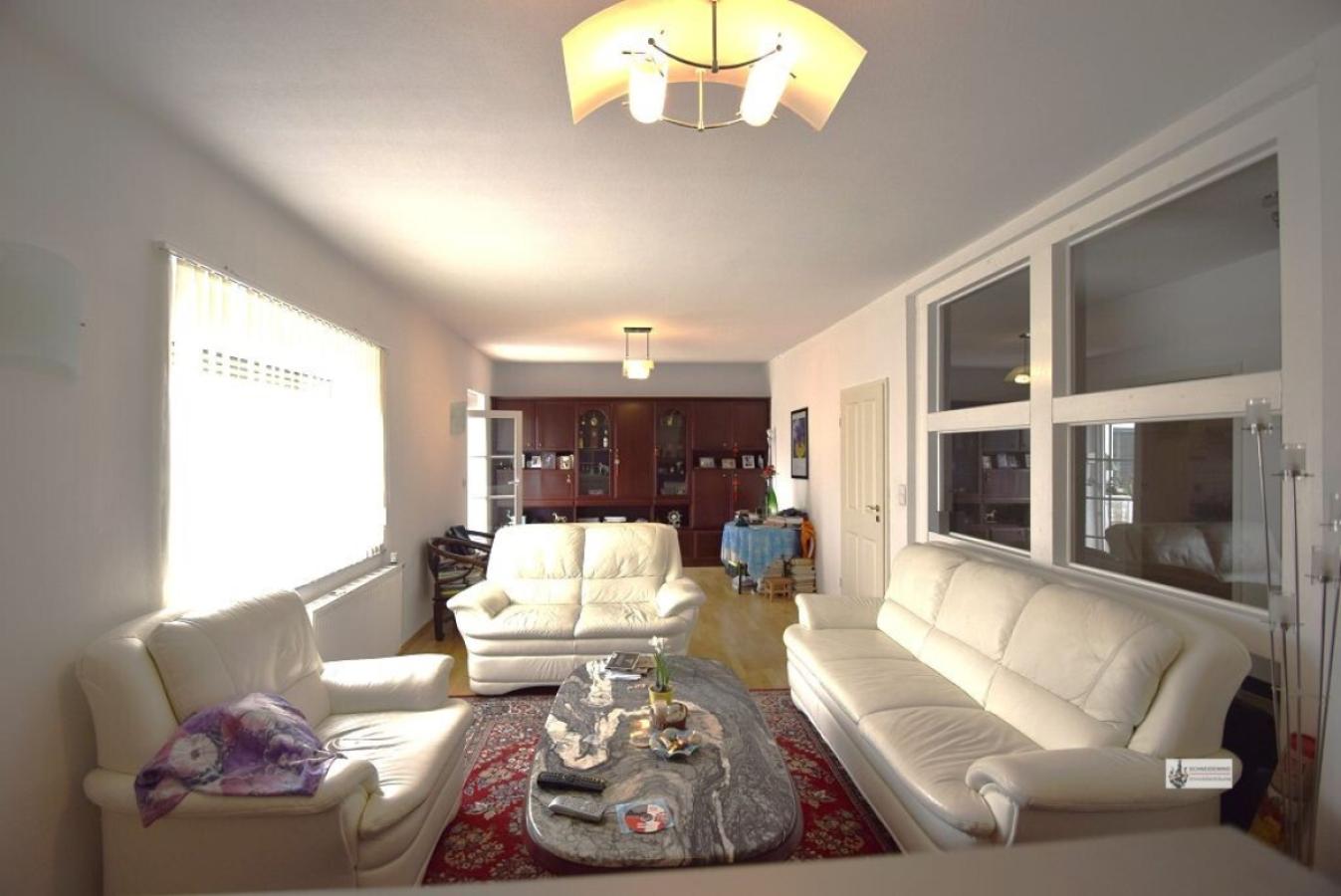 k-Wohnzimmer mit Terrassentür