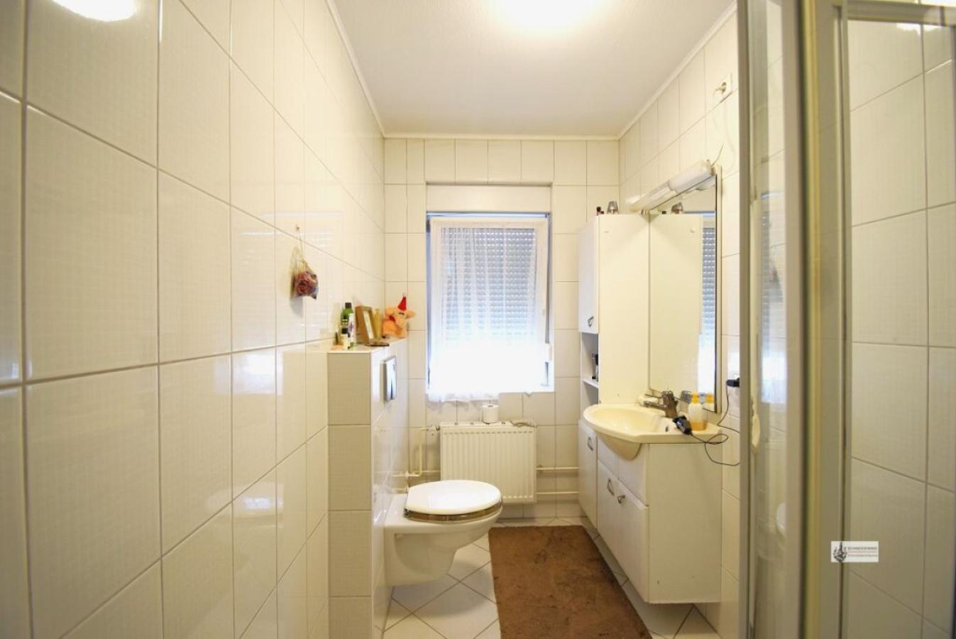 k-Badezimmer im EG mit Dusche